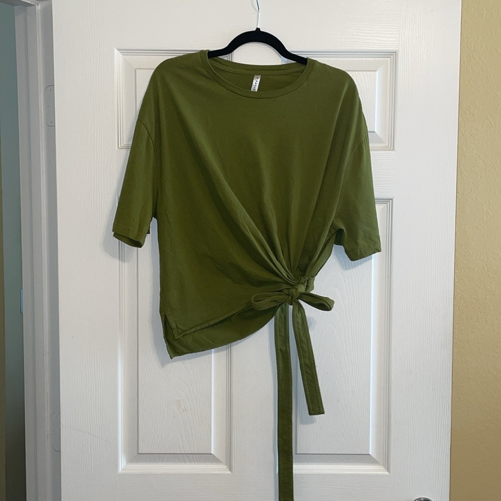 Fabletics Rue tie Tshirt - Picture 2 of 4